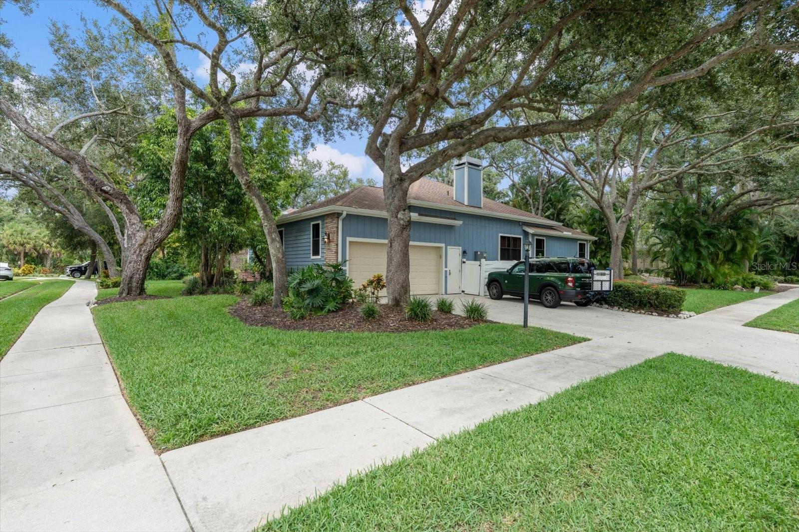 COLONIAL OAKS - Residential