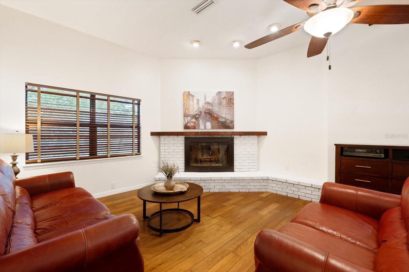 COLONIAL OAKS - Residential