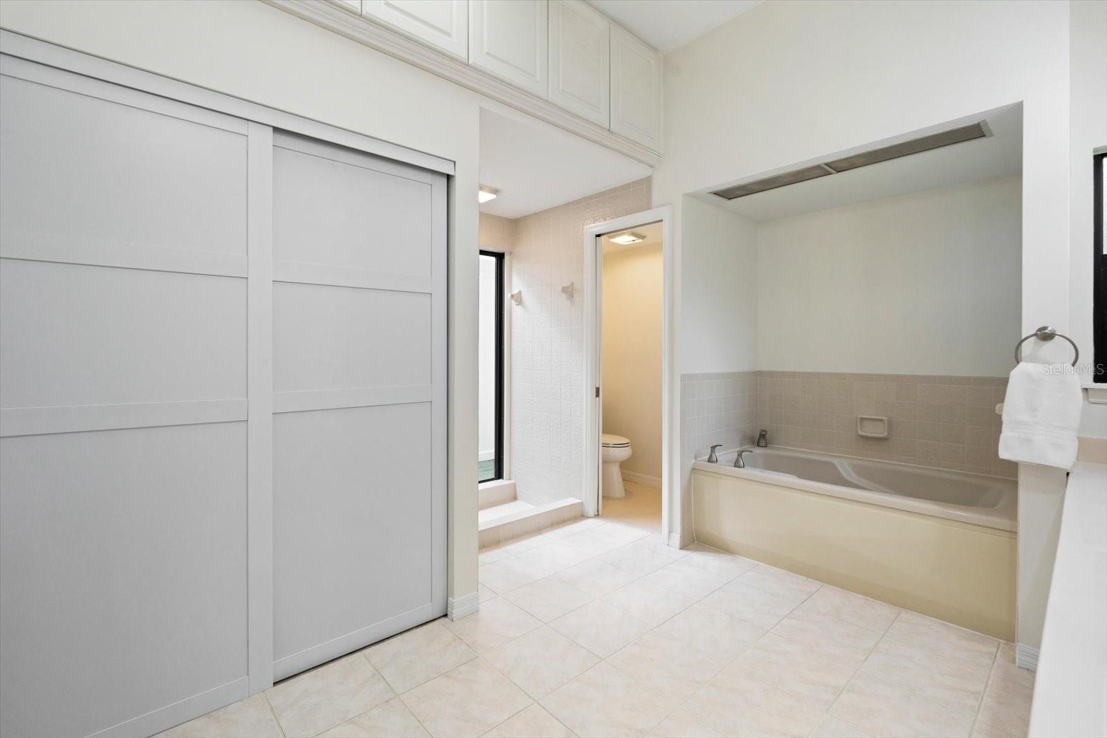 COLONIAL OAKS - Residential
