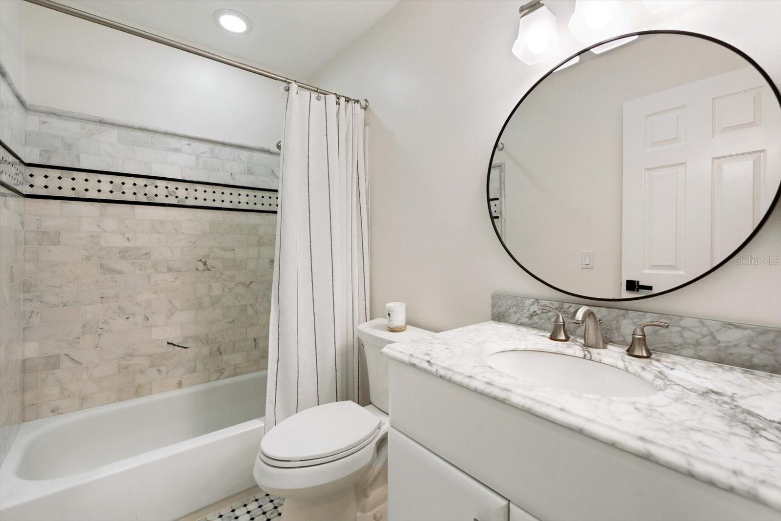 COLONIAL OAKS - Residential