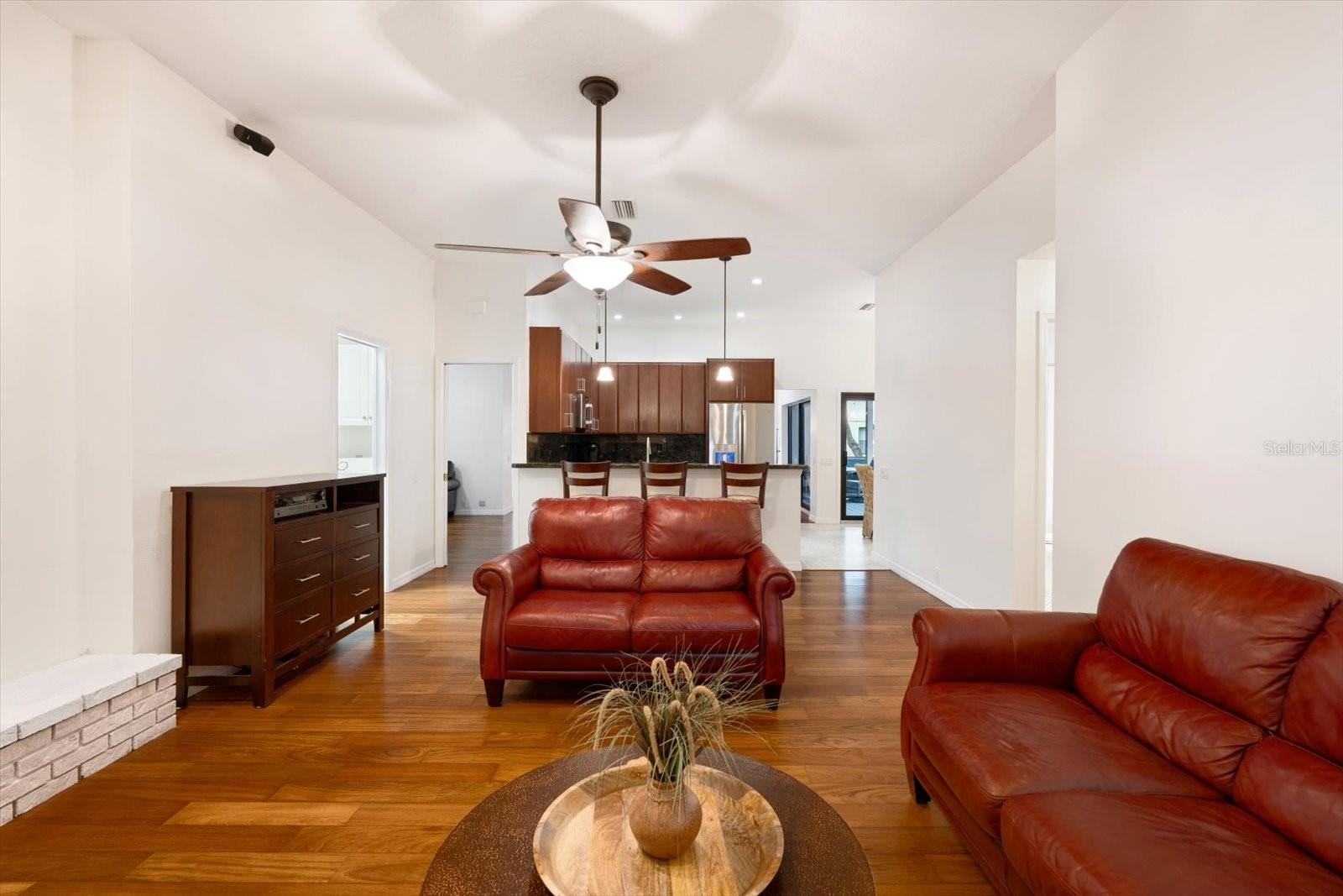 COLONIAL OAKS - Residential