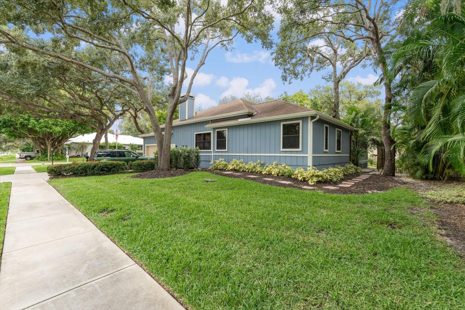 COLONIAL OAKS - Residential