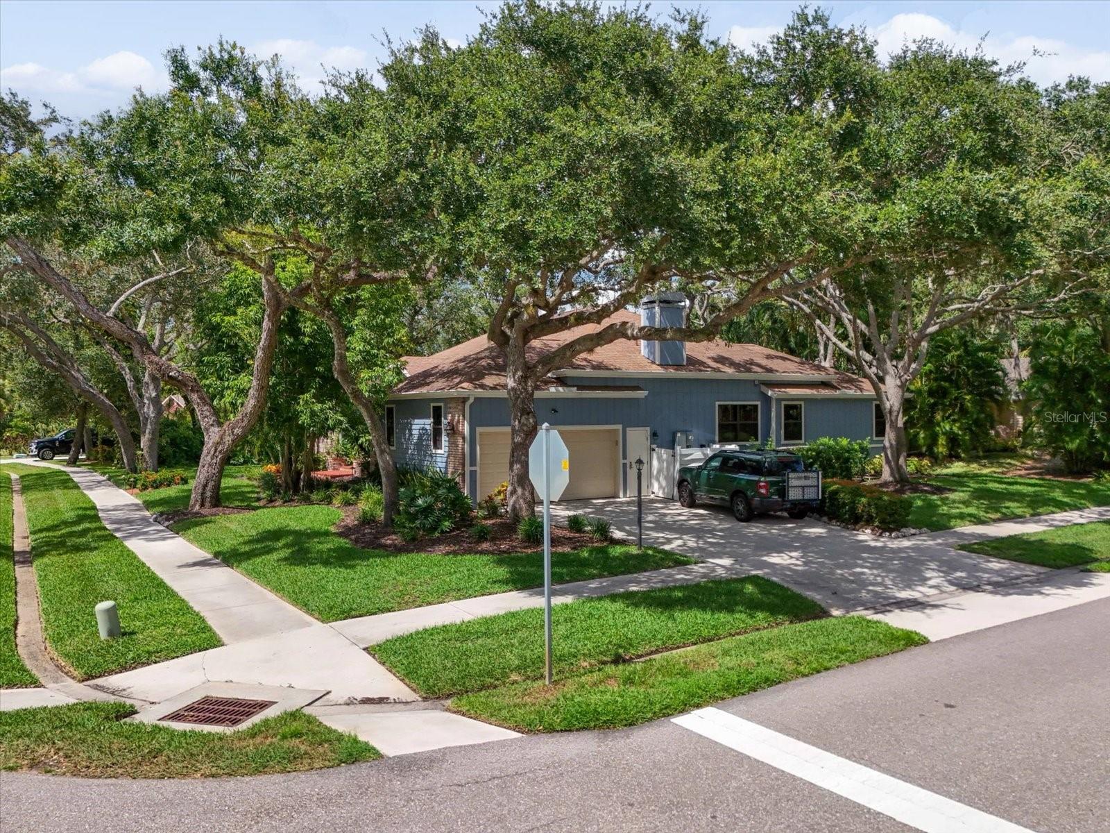 COLONIAL OAKS - Residential