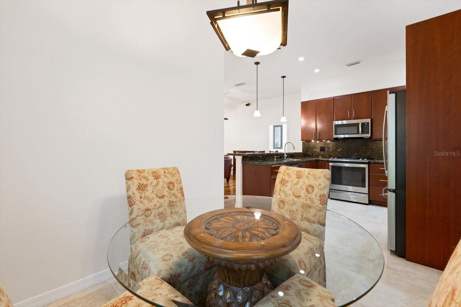 COLONIAL OAKS - Residential