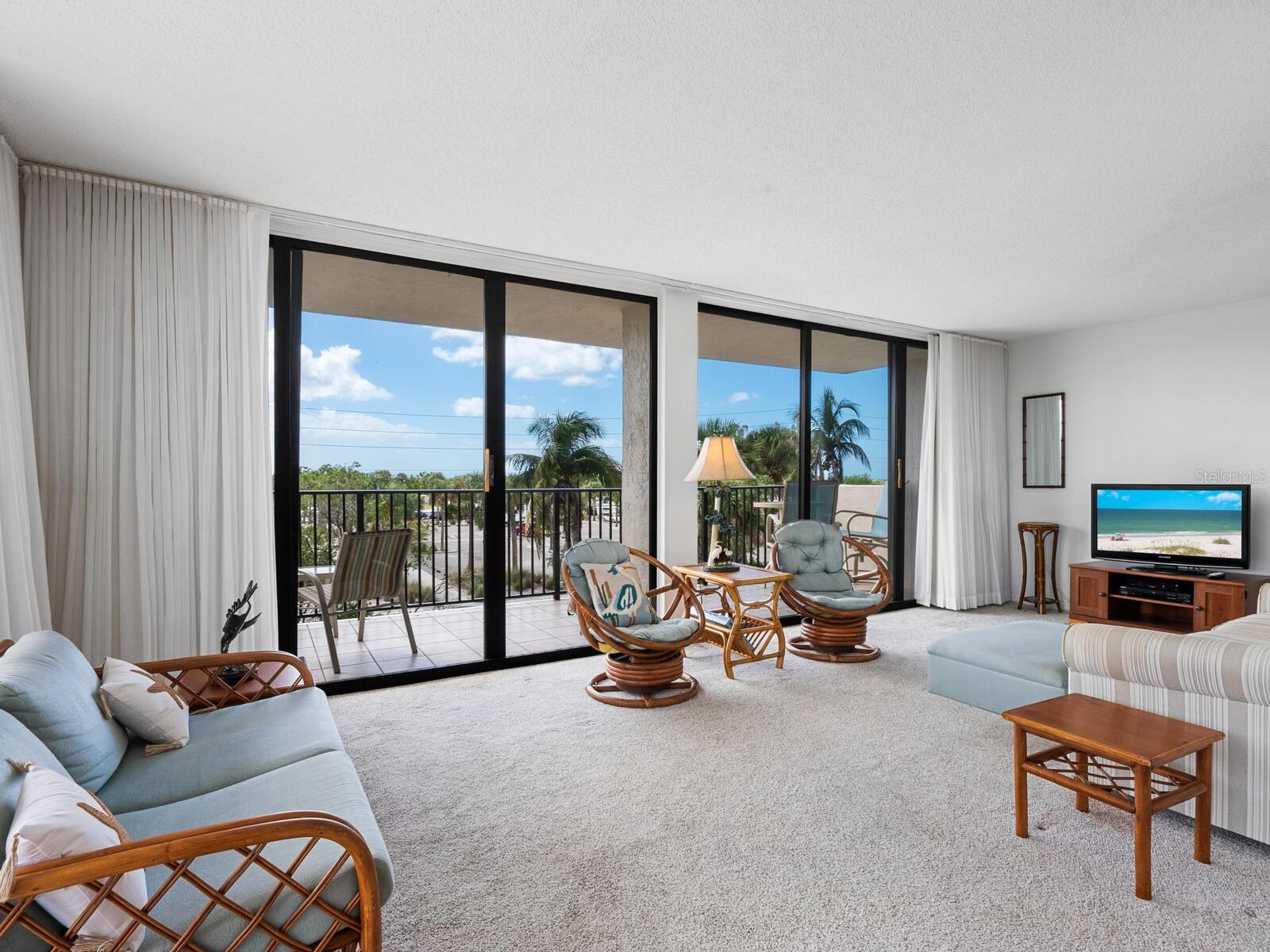 OUR HOUSE AT THE BEACH - Residential