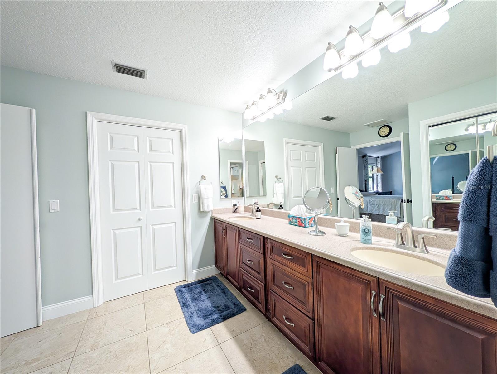 LAKE MAGDALENE MANORS - Residential