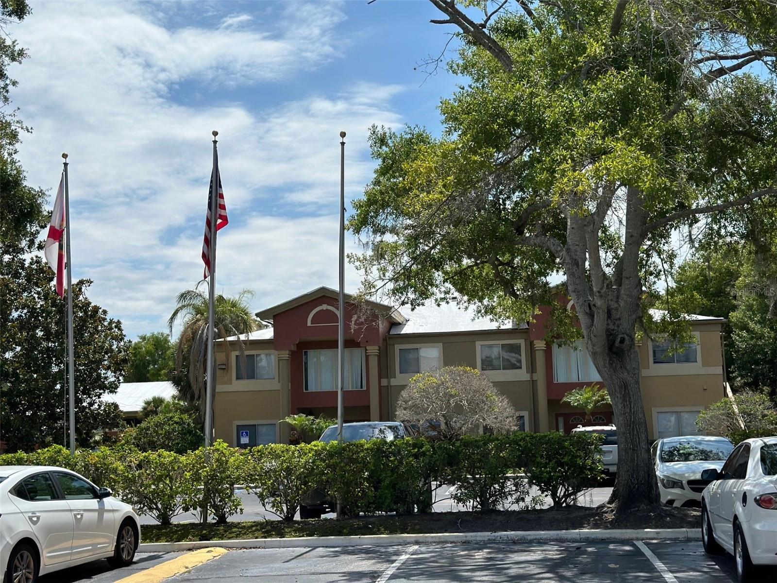 OXFORD SQUARE CONDO - Residential