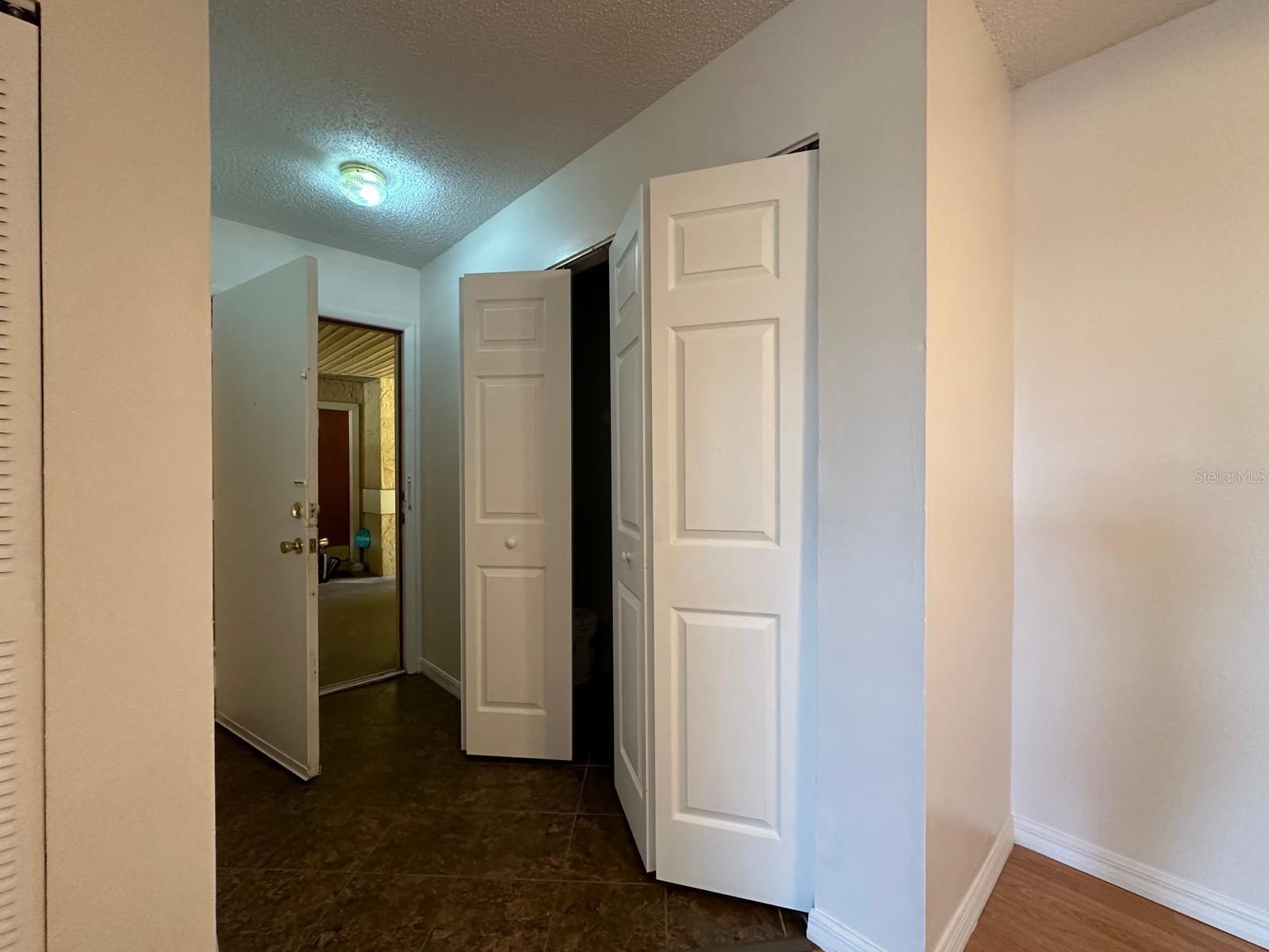 602 KENWICK CIRCLE 205