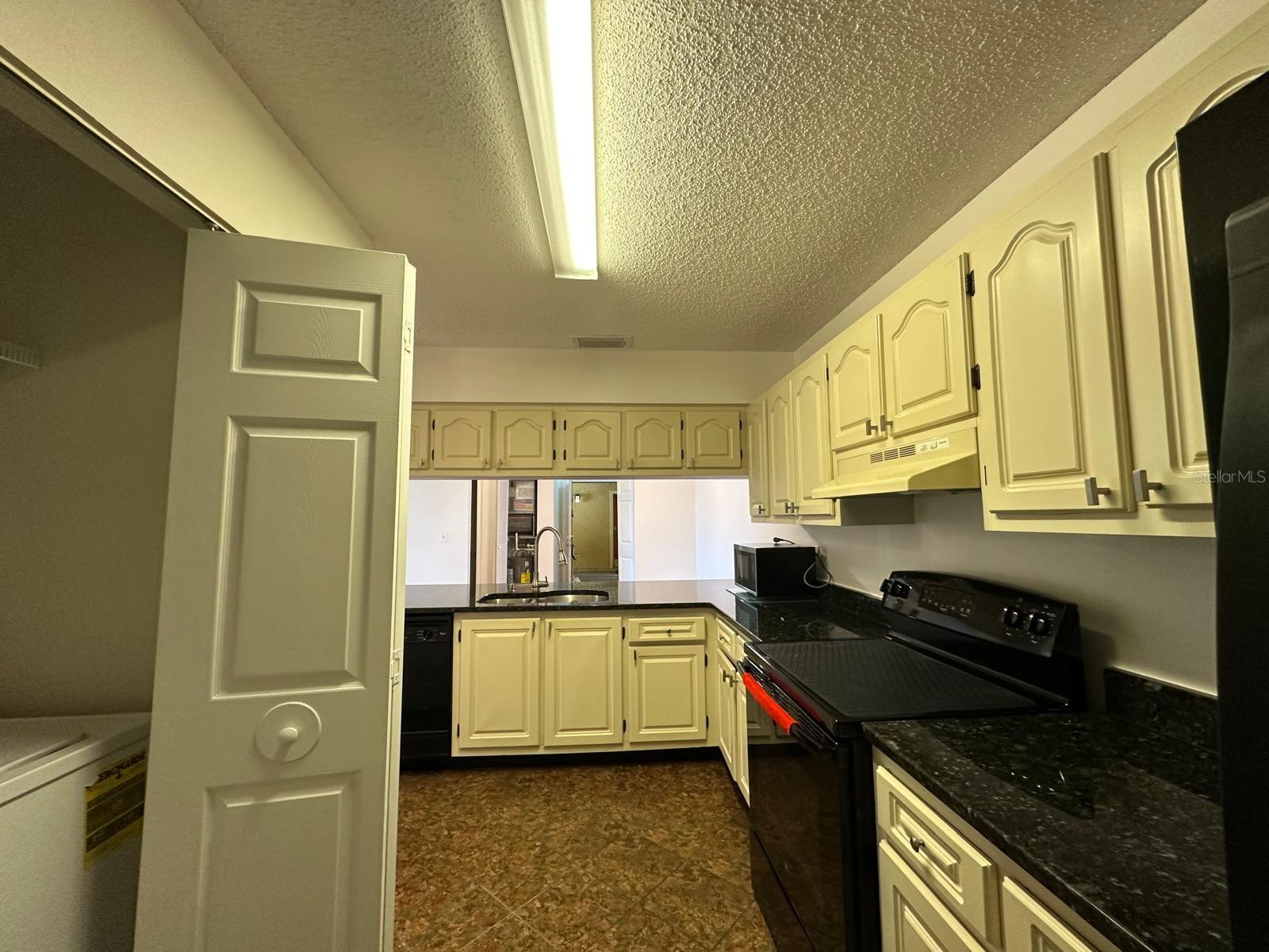 OXFORD SQUARE CONDO - Residential