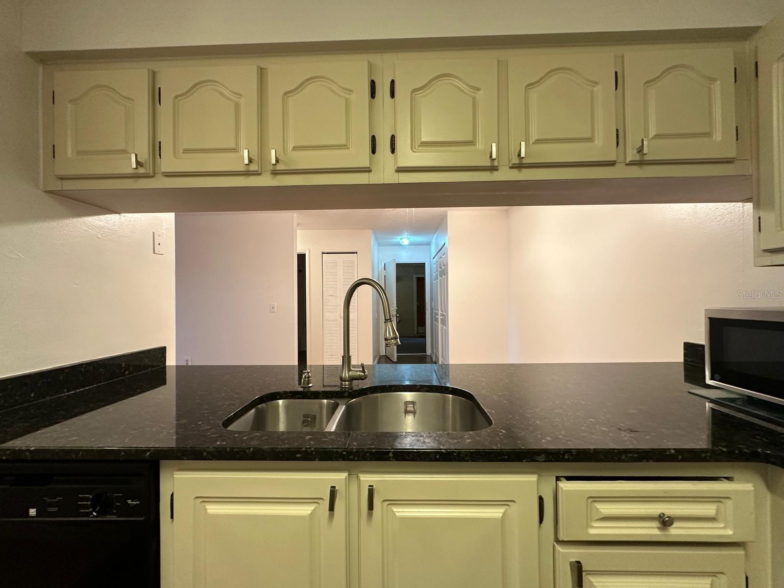 OXFORD SQUARE CONDO - Residential