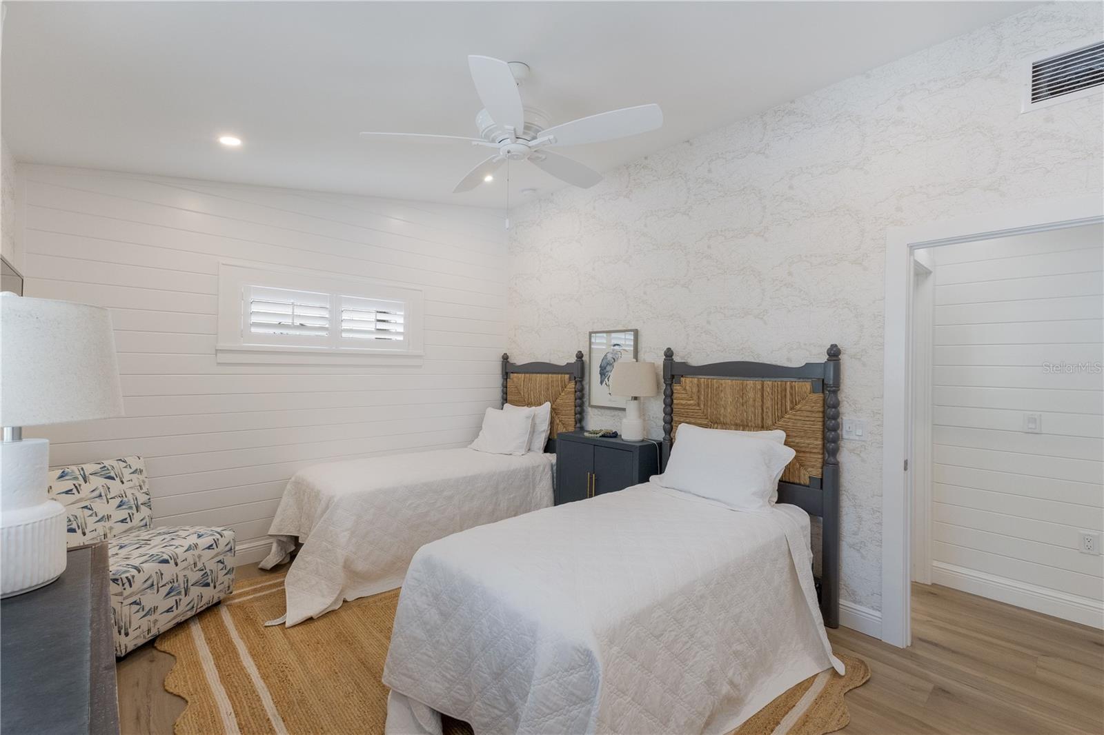 ANNA MARIA BEACH - Residential