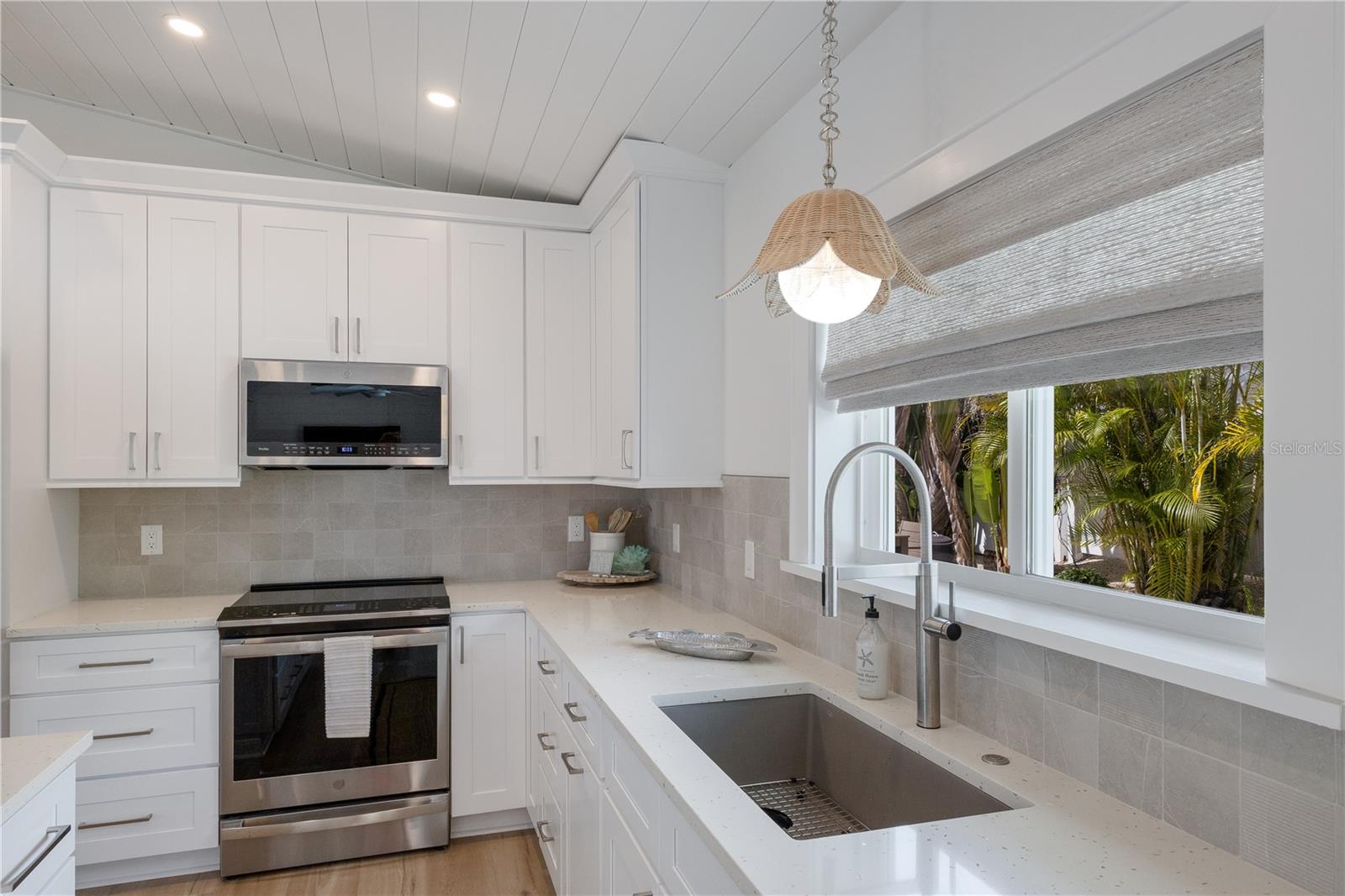 ANNA MARIA BEACH - Residential