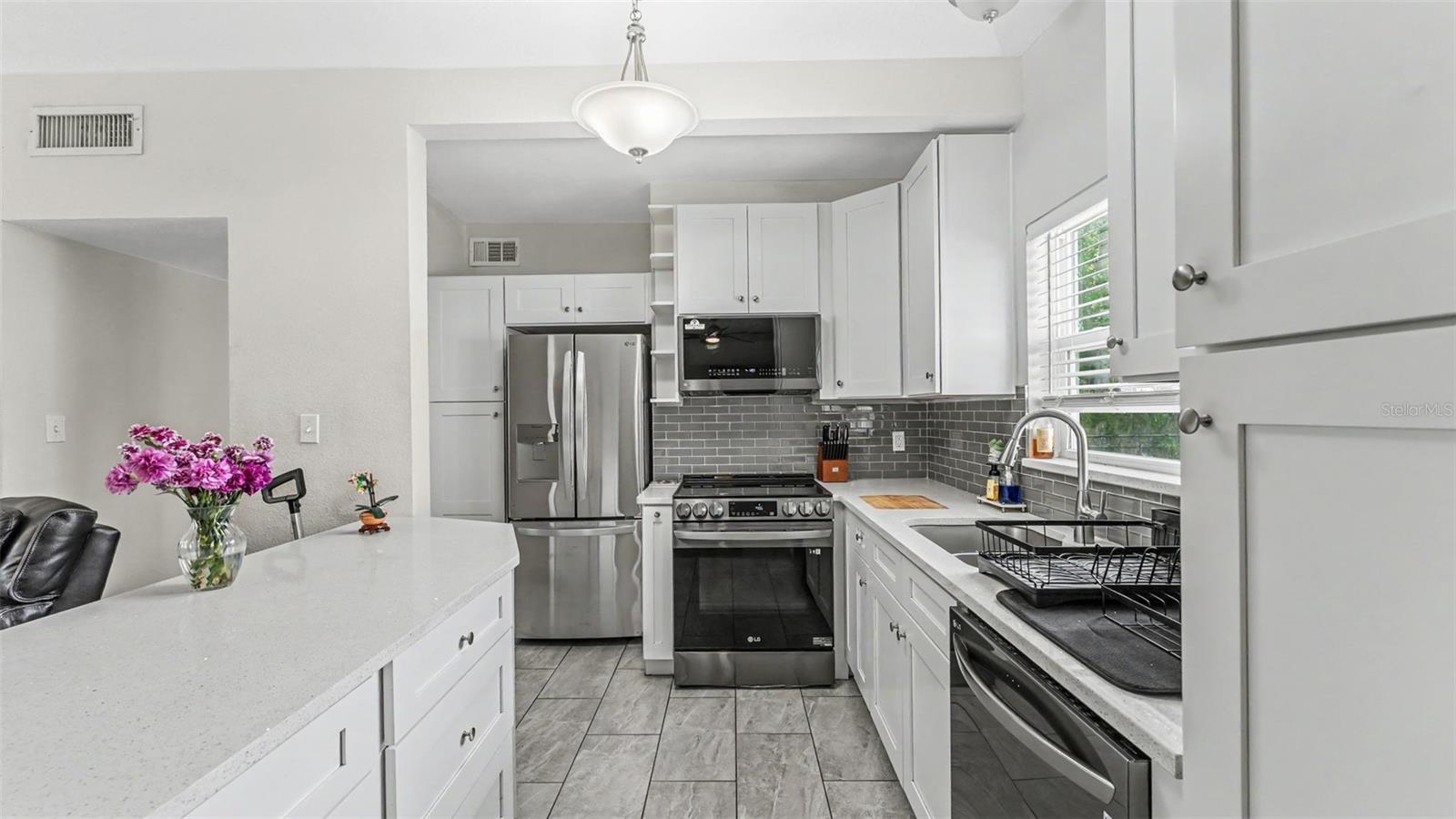 CRYSTAL SHORES - Residential