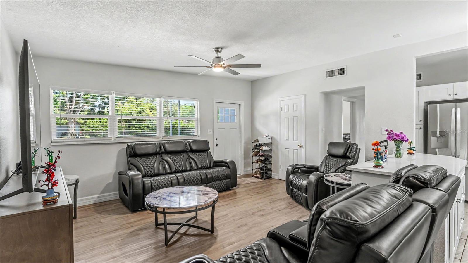CRYSTAL SHORES - Residential