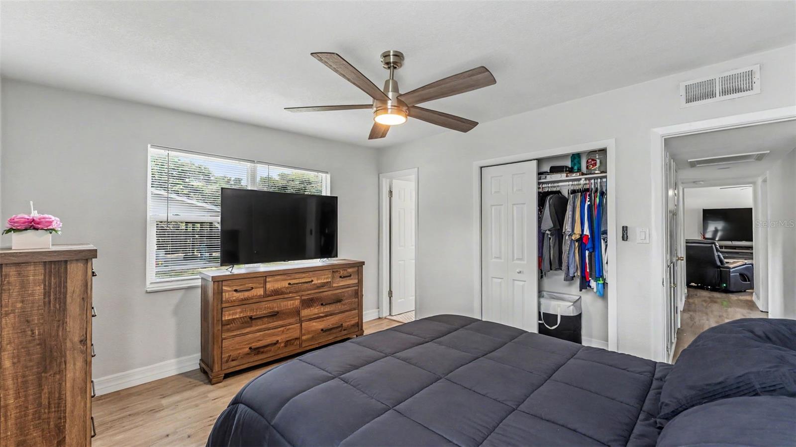 CRYSTAL SHORES - Residential