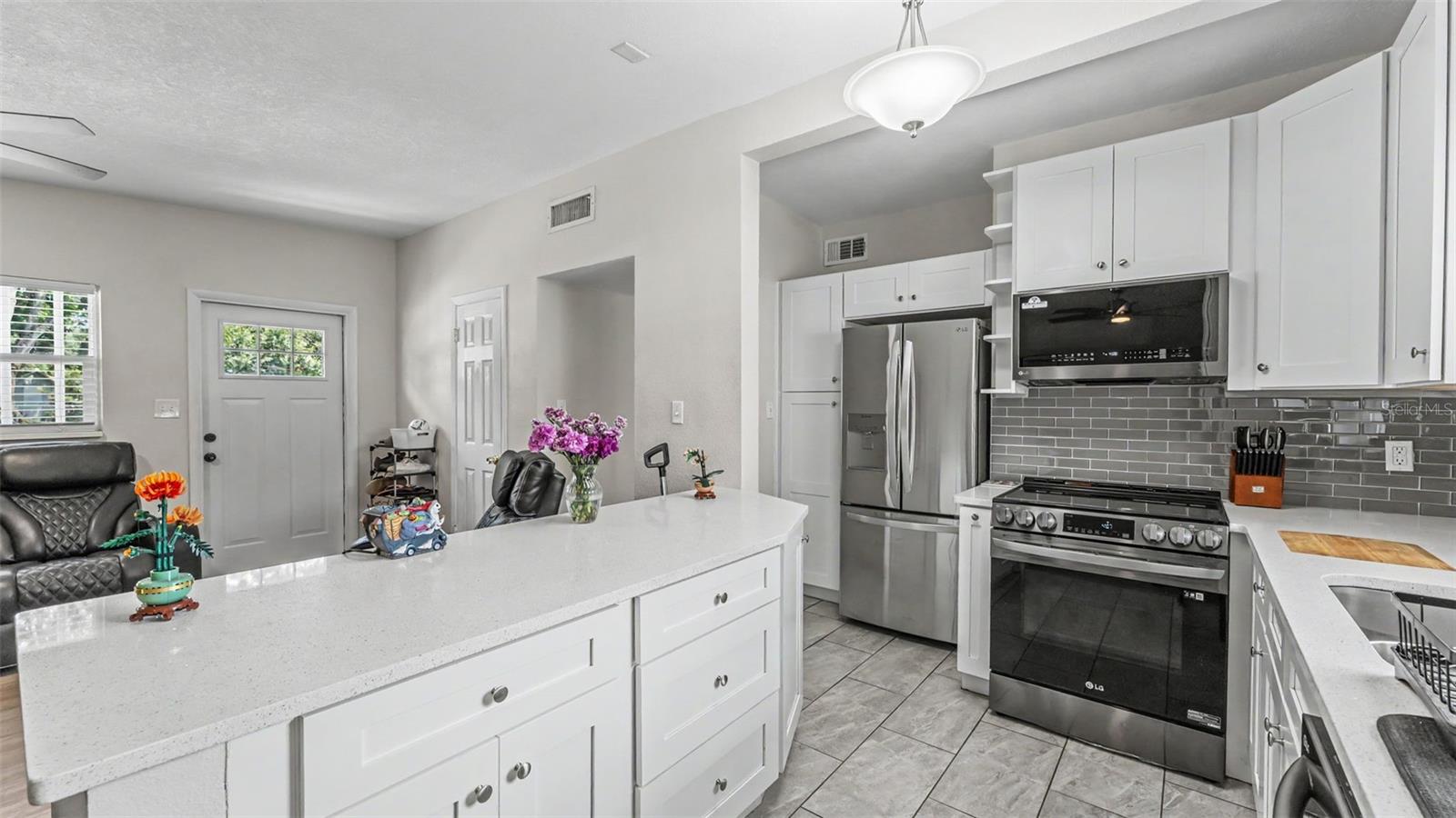 CRYSTAL SHORES - Residential