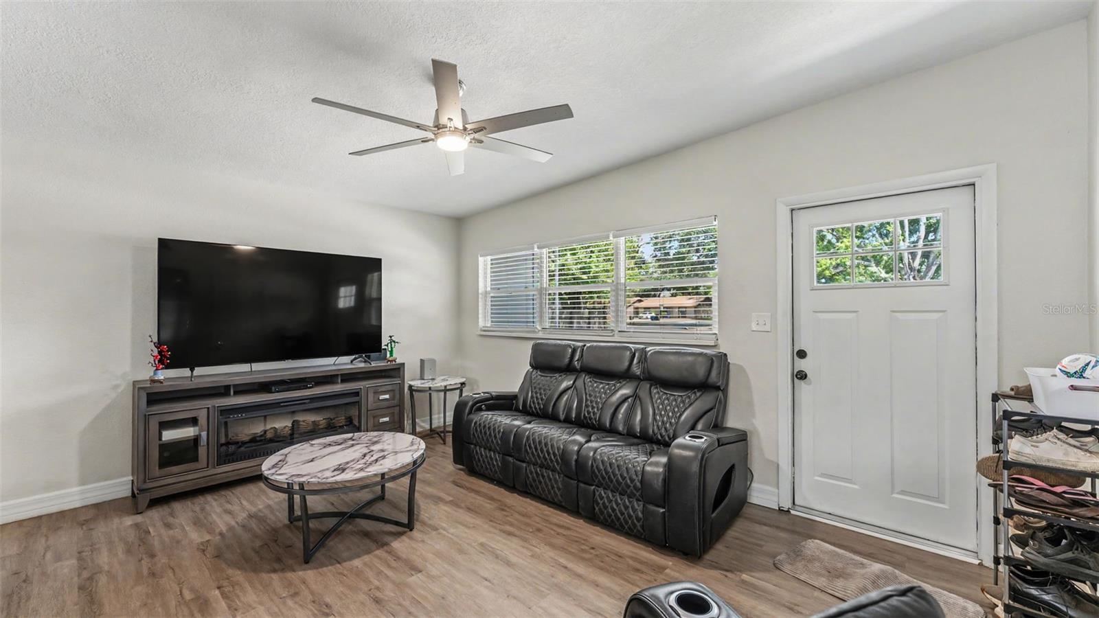 CRYSTAL SHORES - Residential