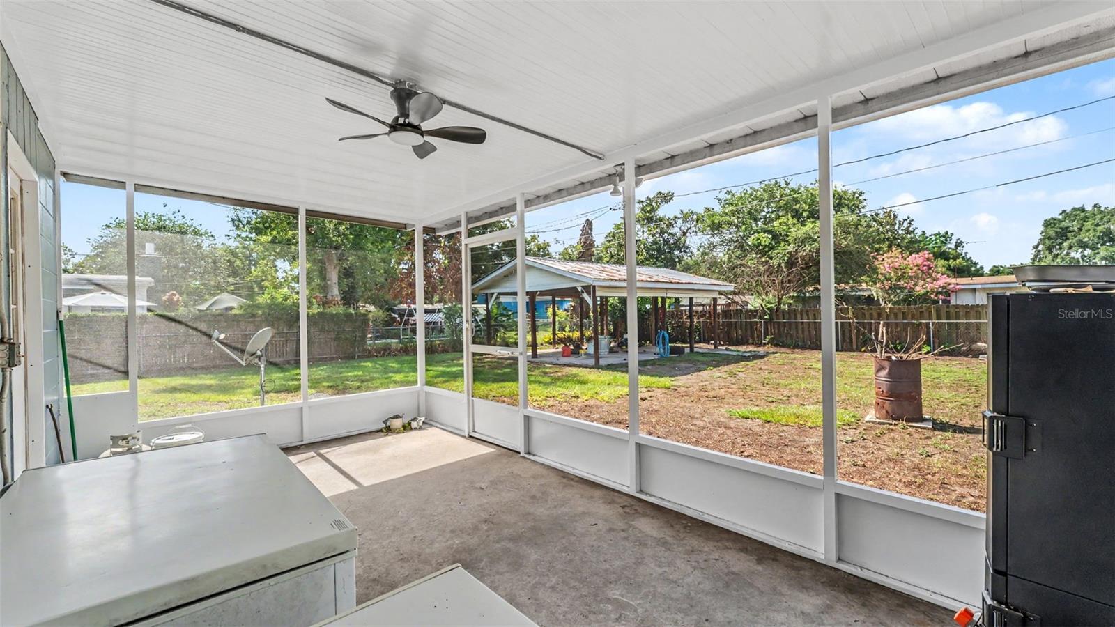 CRYSTAL SHORES - Residential