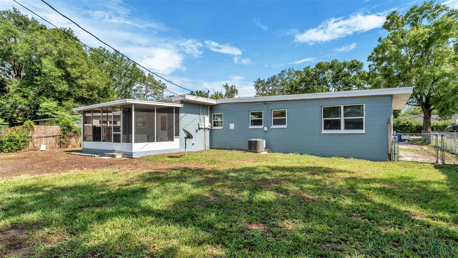 CRYSTAL SHORES - Residential