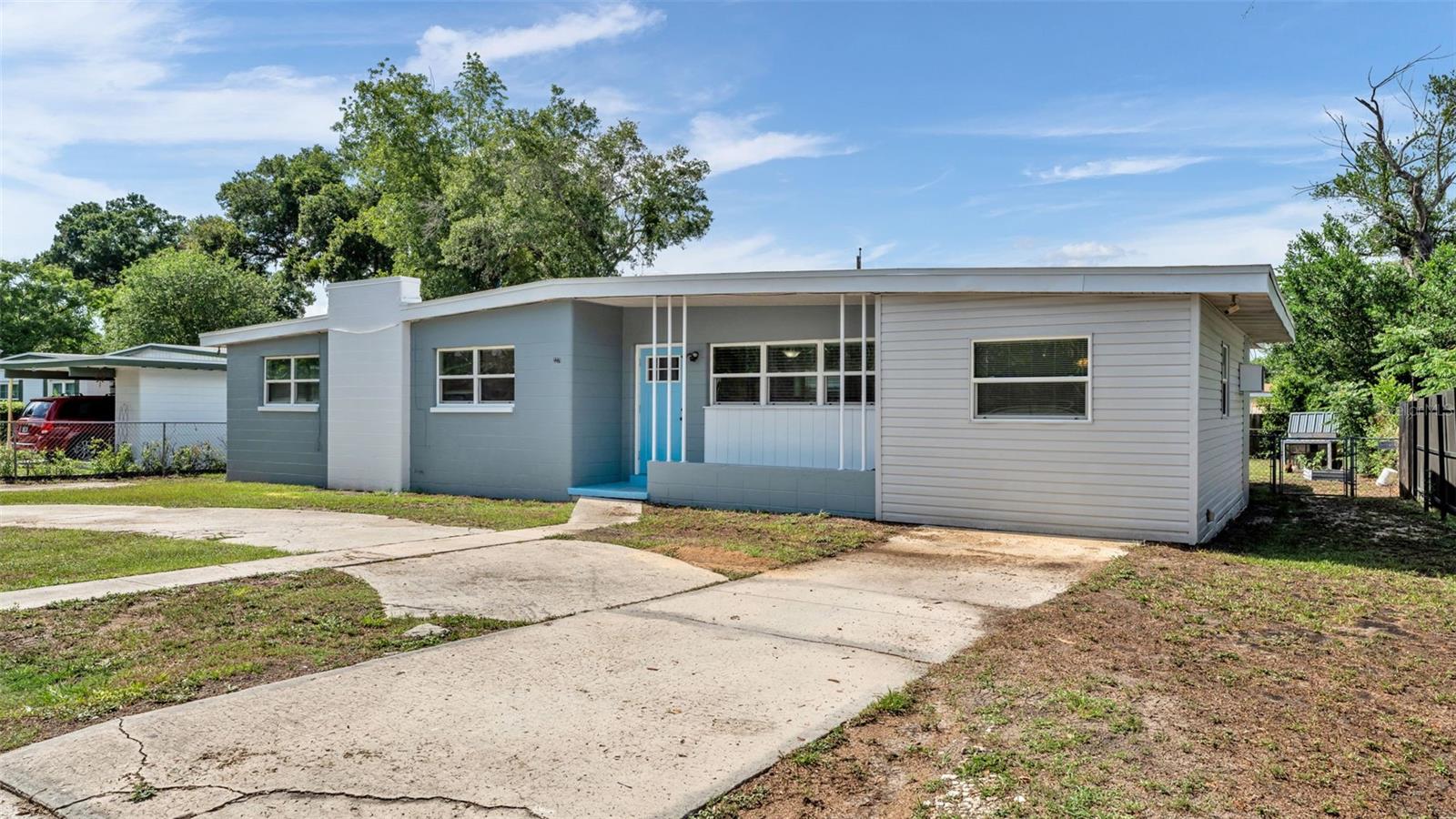 CRYSTAL SHORES - Residential