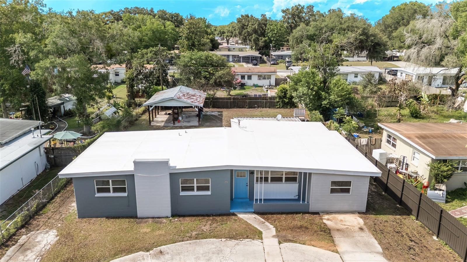 CRYSTAL SHORES - Residential