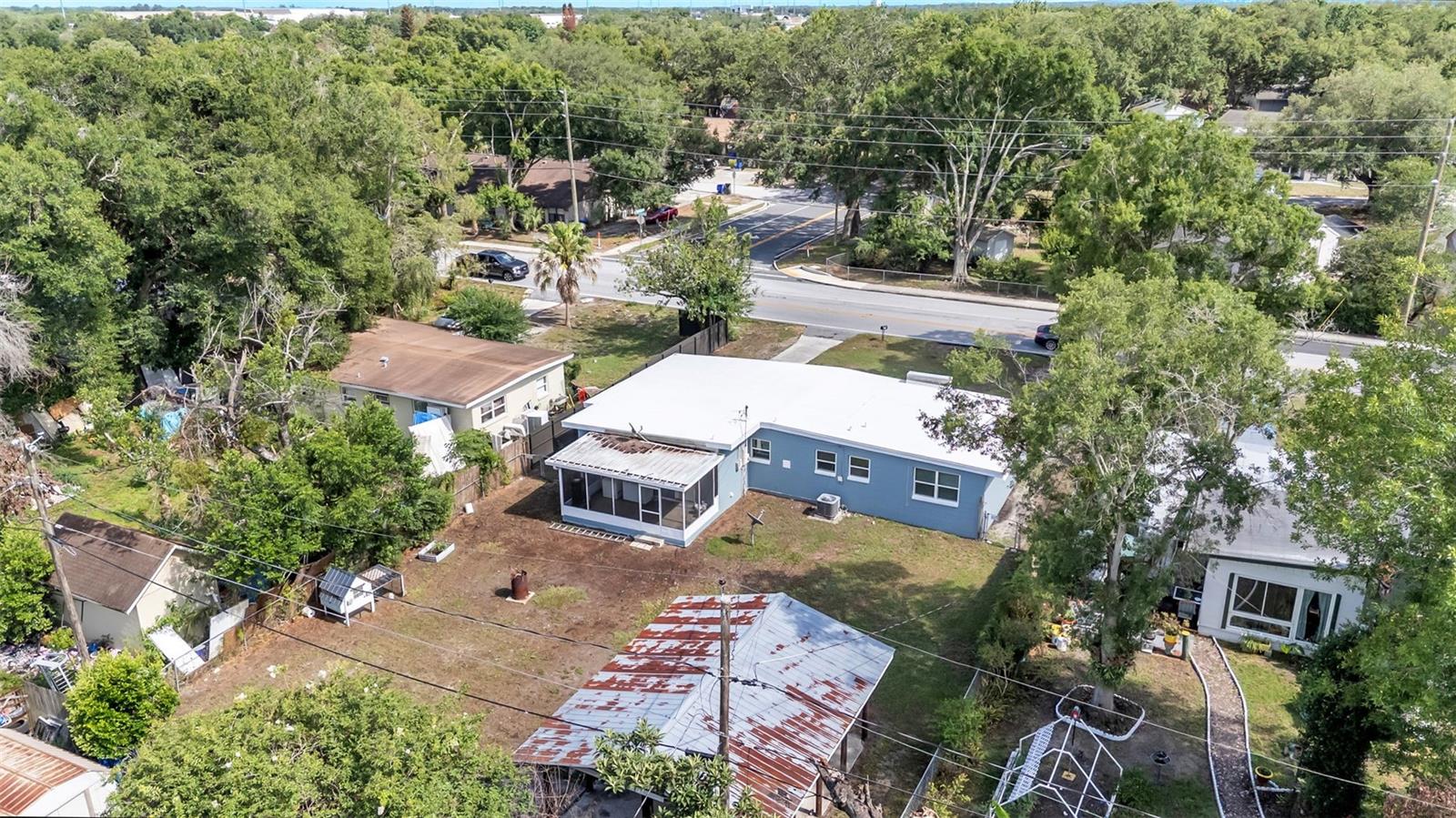 CRYSTAL SHORES - Residential