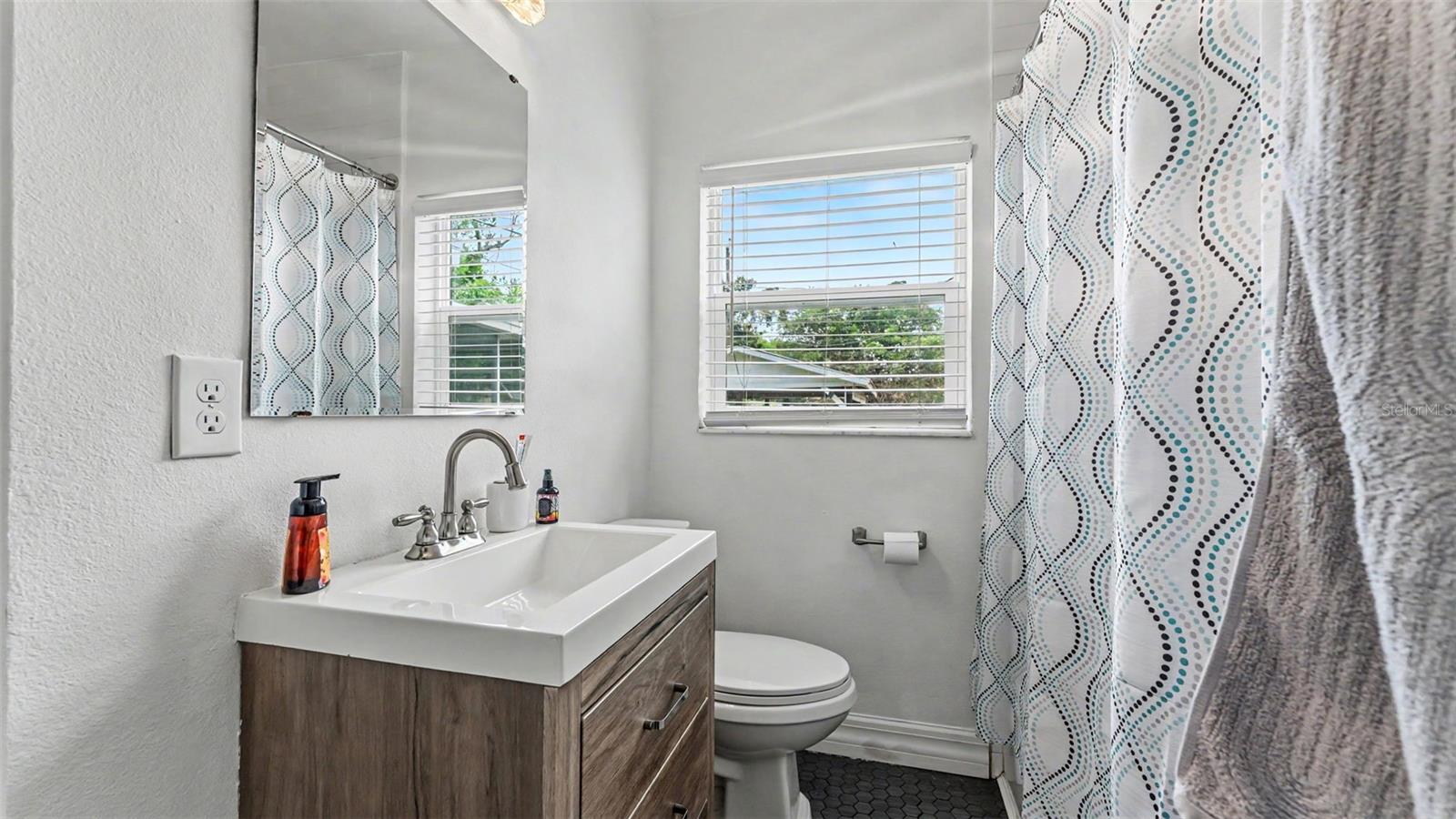 CRYSTAL SHORES - Residential