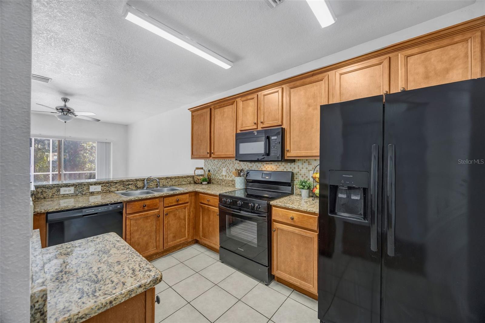 FISHHAWK RANCH TWNHMS PH - Residential