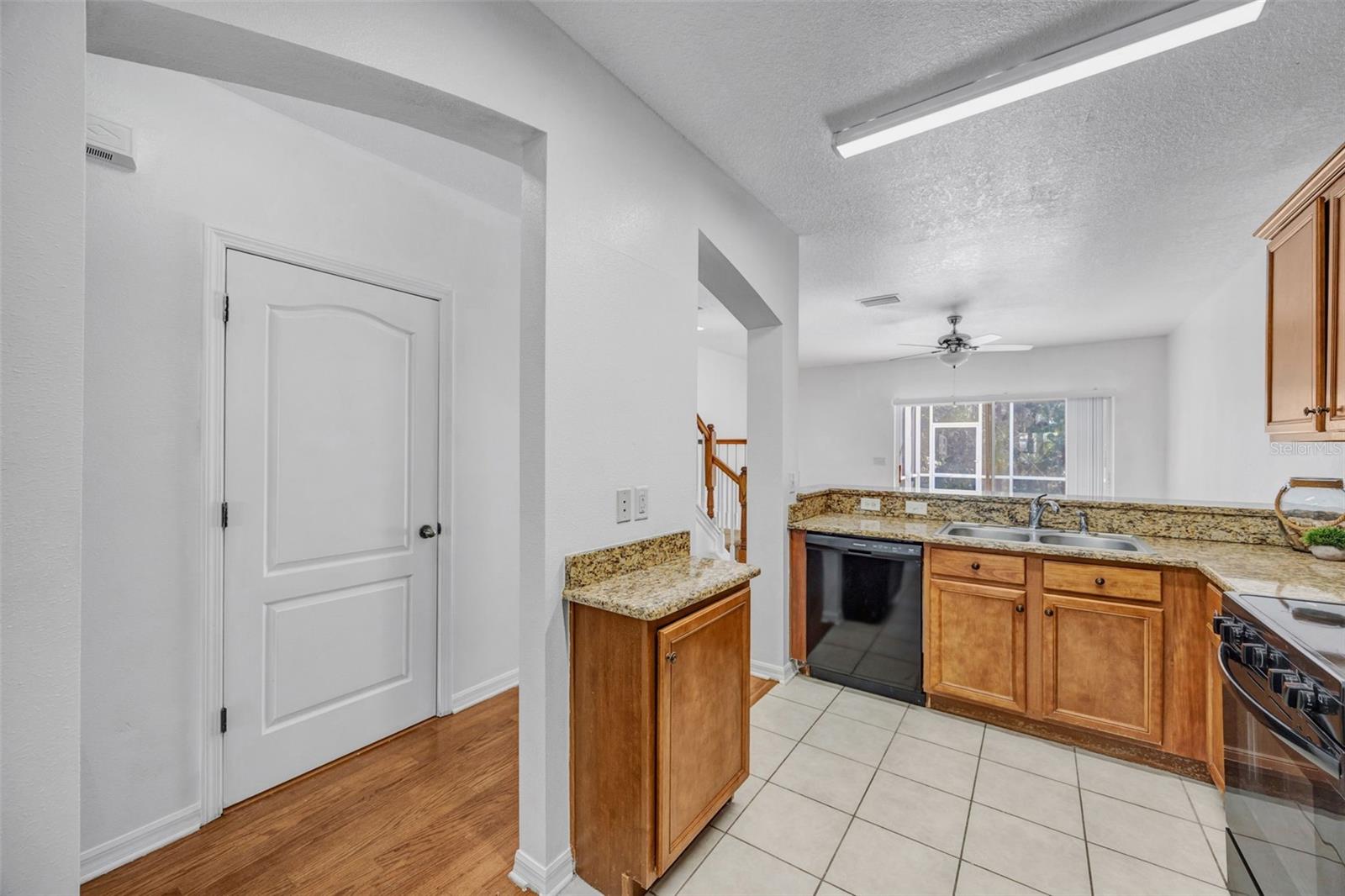 FISHHAWK RANCH TWNHMS PH - Residential