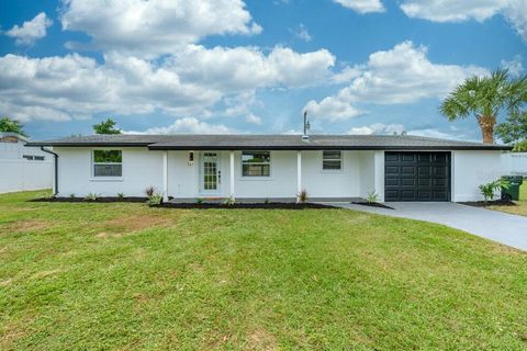 121 SANDHURST DRIVE VENICE FL 34293