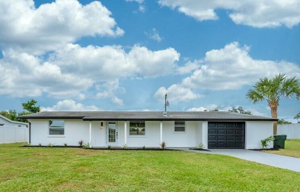 Photo of 121 Sandhurst Drive, Venice, FL 34293 (MLS # O6350169)