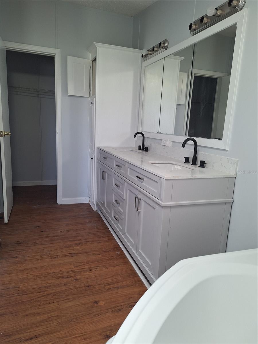 PARADISE COUNTRY ESTATES - Residential