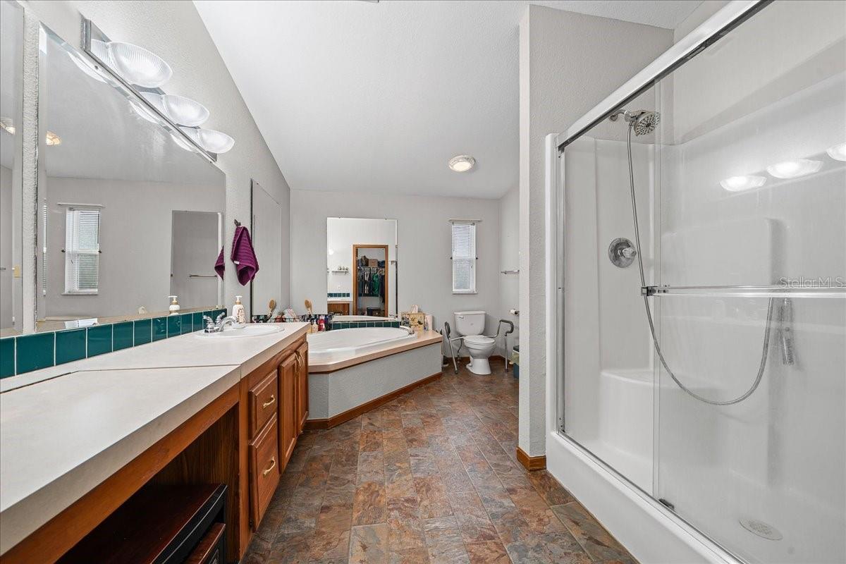 BELLEVIEW HILLS ESTATE - Residential