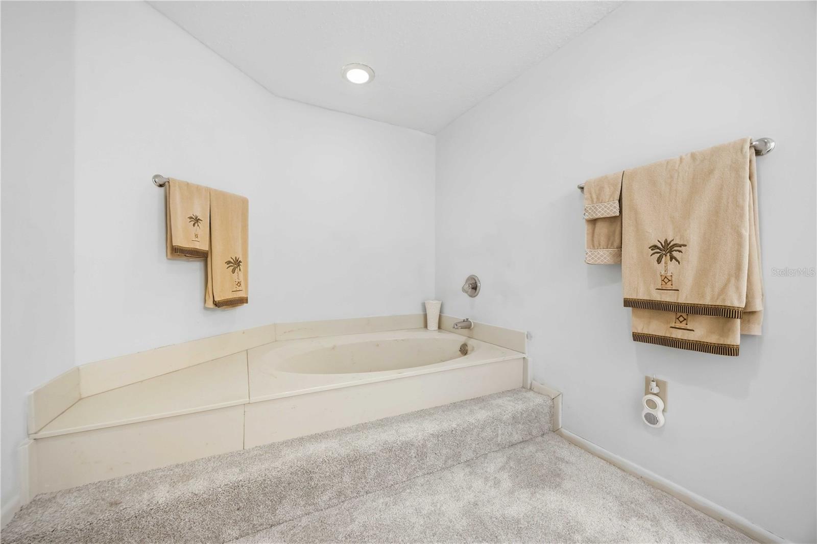 EMERALD POINTE PH 04 - Residential