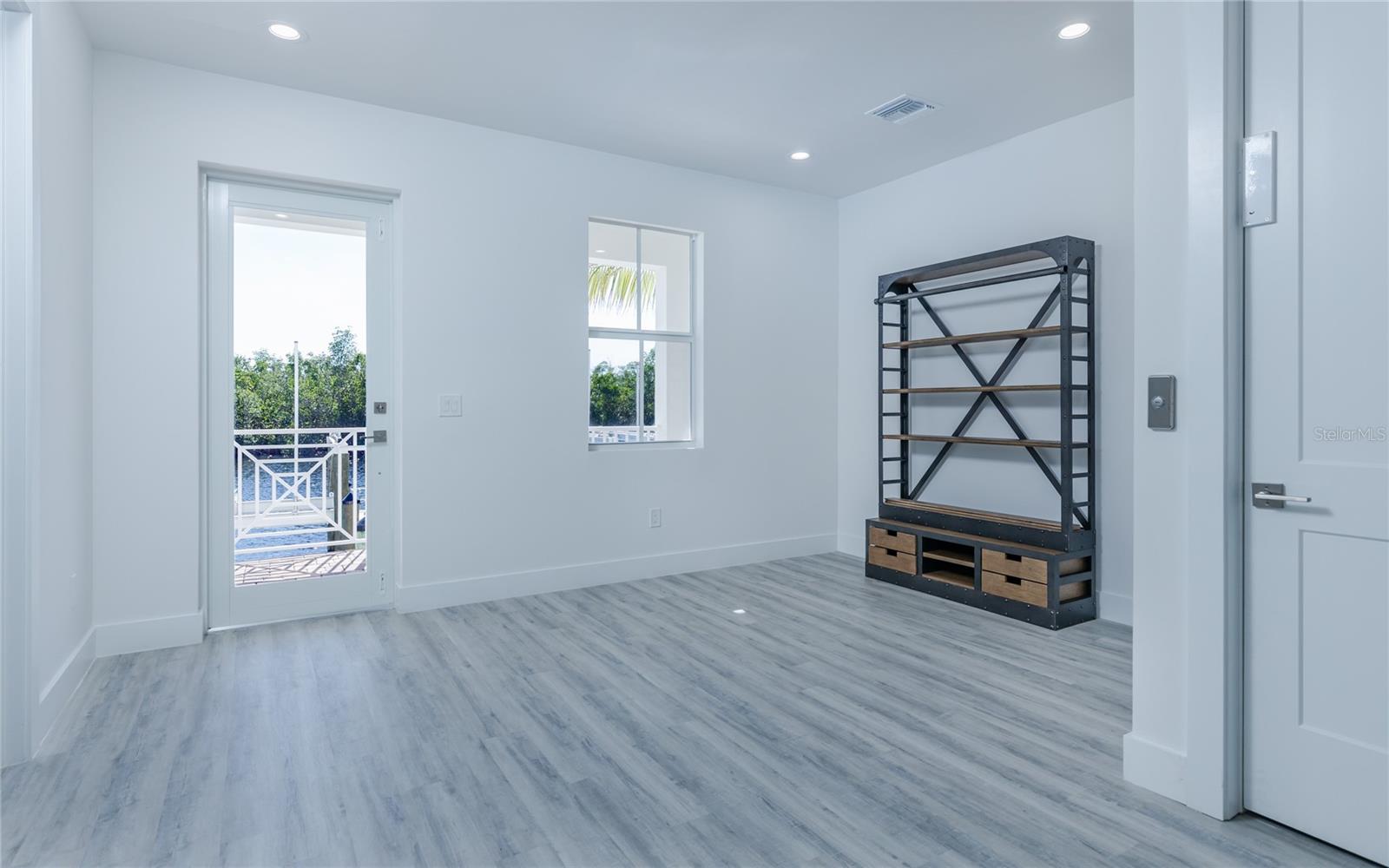 MARINA VILLAS - Residential