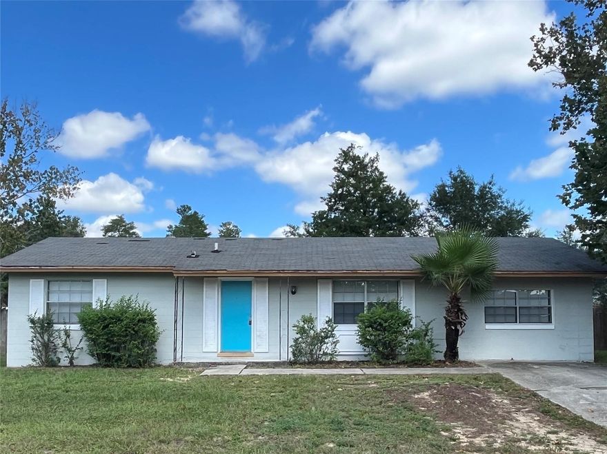 Located in the welcoming community of Marion Oaks, this 3-bedroom, 1.5-bath home offers both comfort and convenience. Just minutes from I-75, enjoy an effortless commute to nearby cities while coming home to a peaceful neighborhood setting. The large yard provides plenty of space for outdoor fun, gardening, or relaxing weekends. Inside, you'll find a dedicated laundry room and a layout designed for easy living. Ideal for families, professionals, or anyone seeking space and accessibility in a central Florida location.