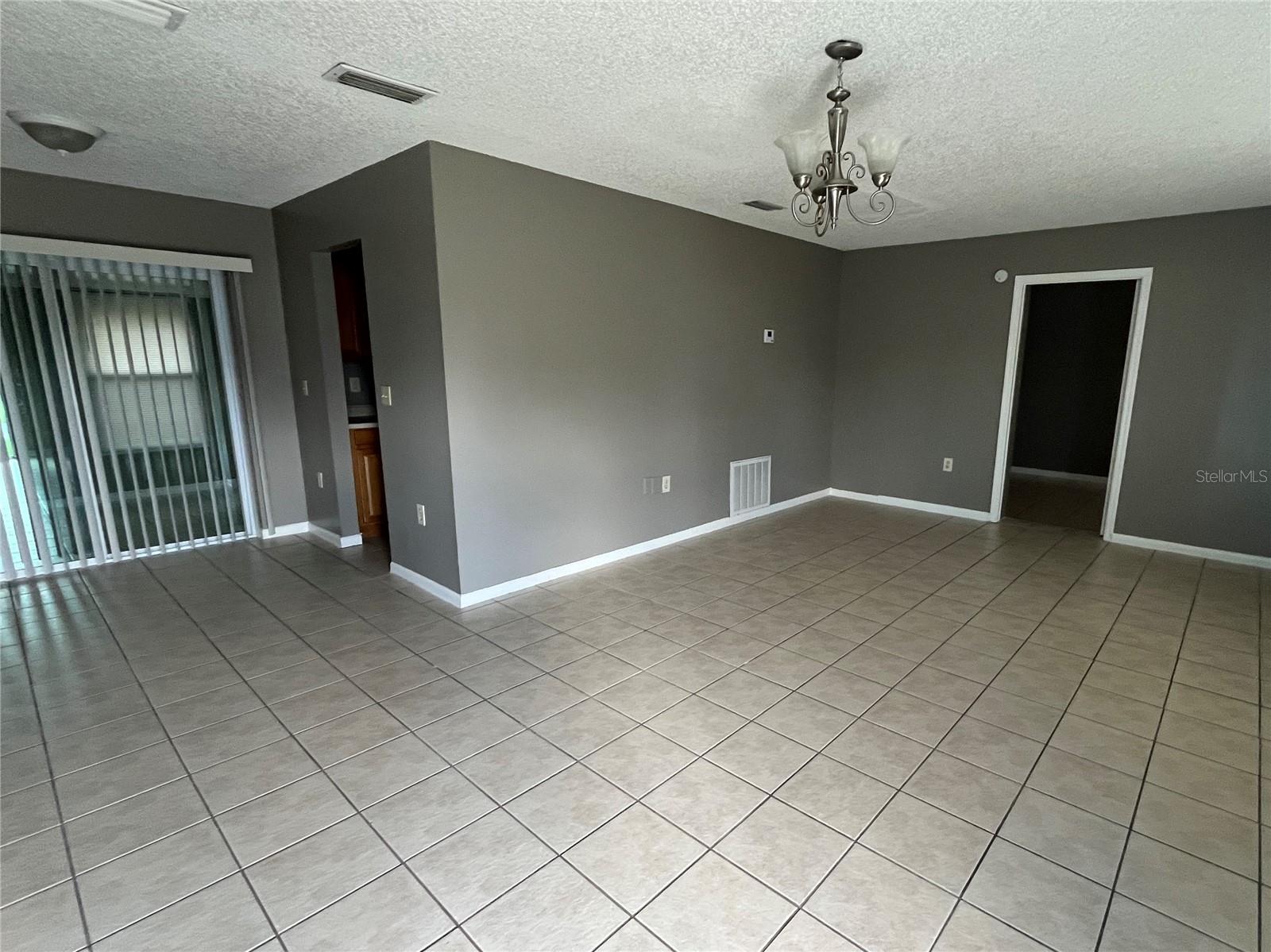 MARION OAKS UN 03 - Residential Lease