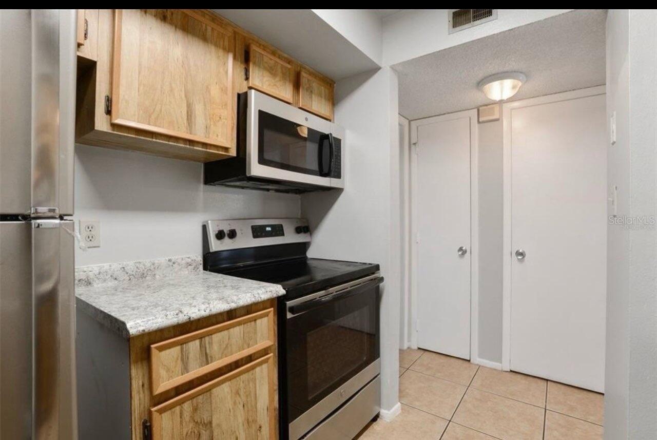 THE OAKS UNIT IV A CONDO - Residential