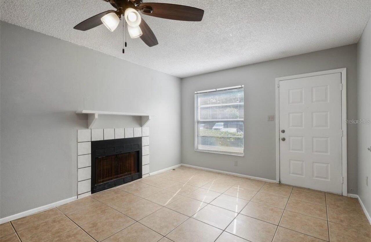 THE OAKS UNIT IV A CONDO - Residential