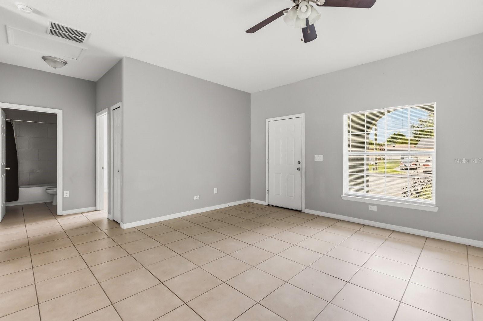 677-679 ROYALTY COURT 2