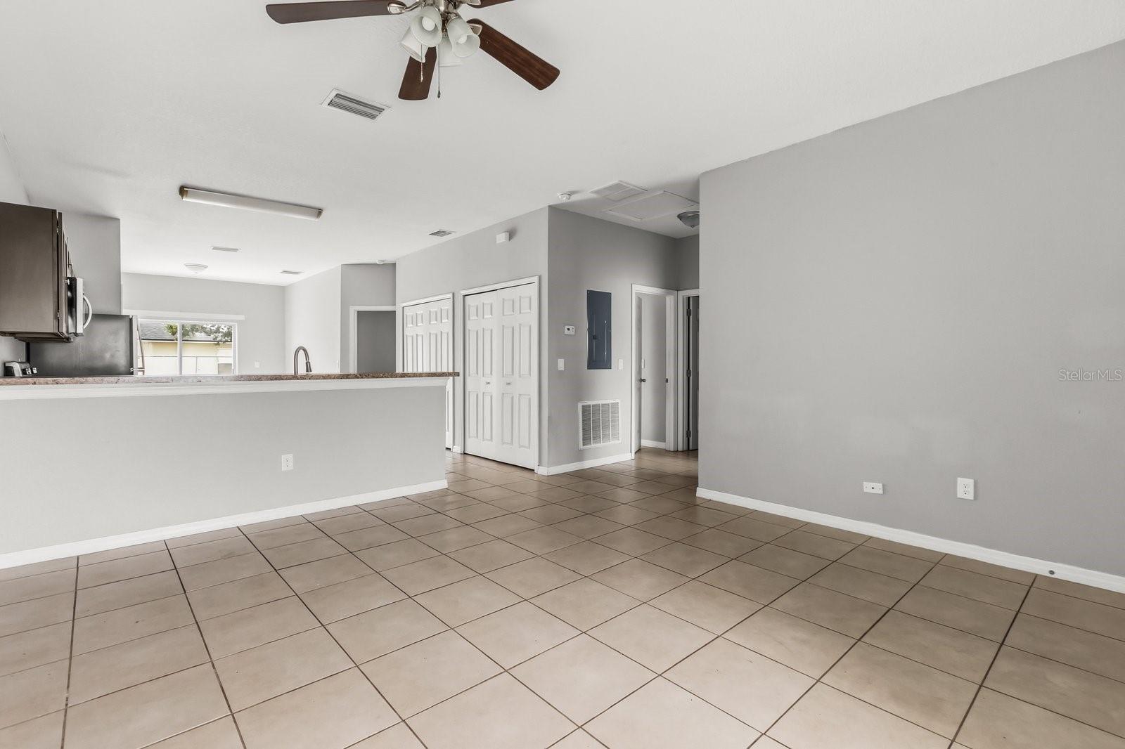 677-679 ROYALTY COURT 2