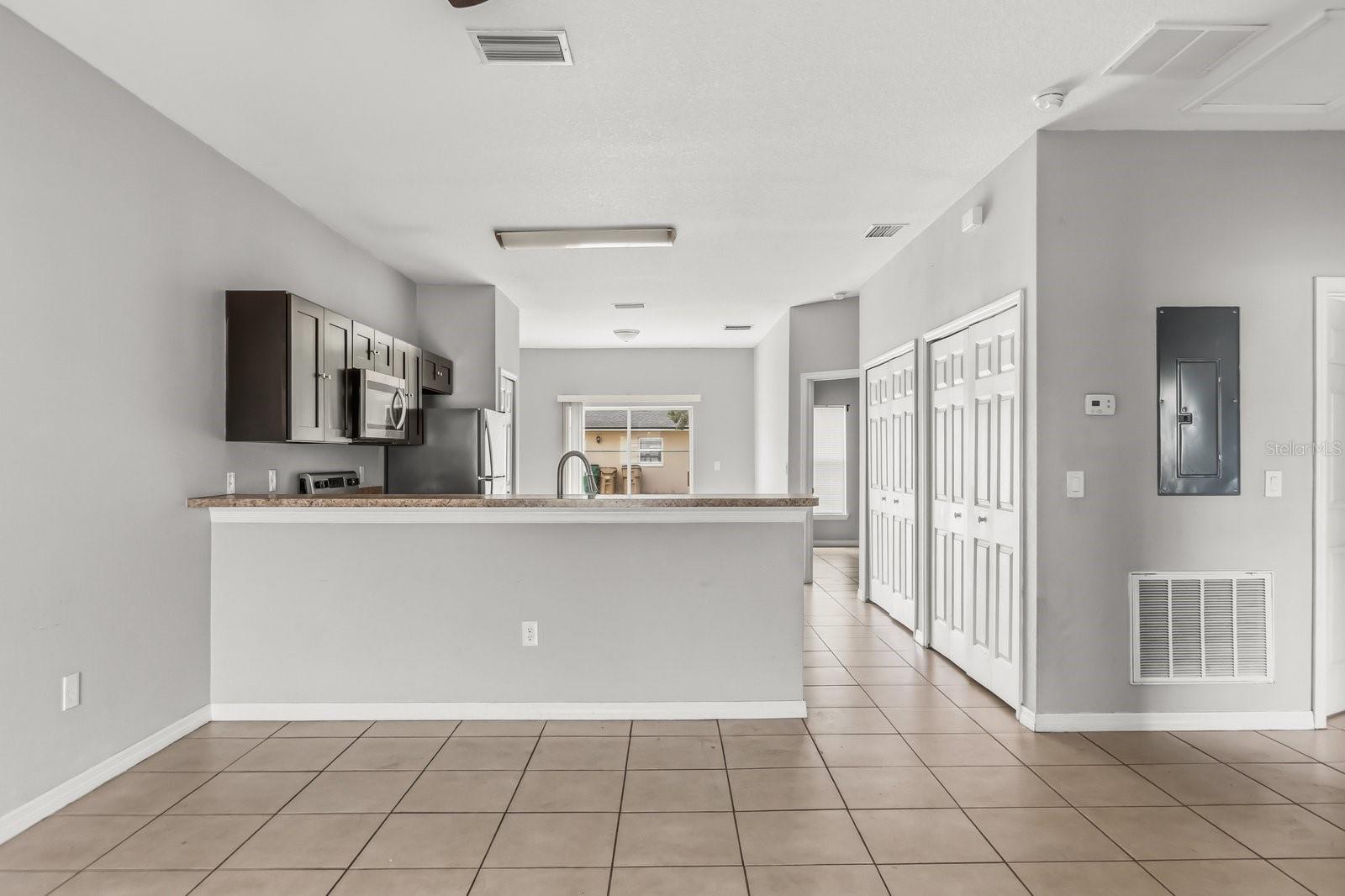 677-679 ROYALTY COURT 2