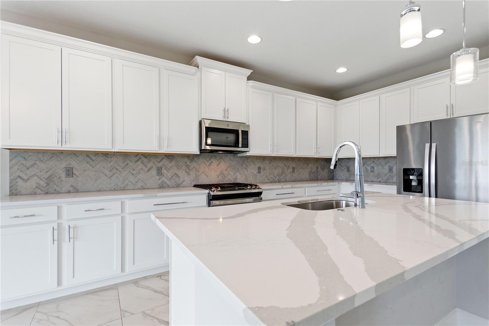 VICTORIA HILLS PH 6 - Residential Lease