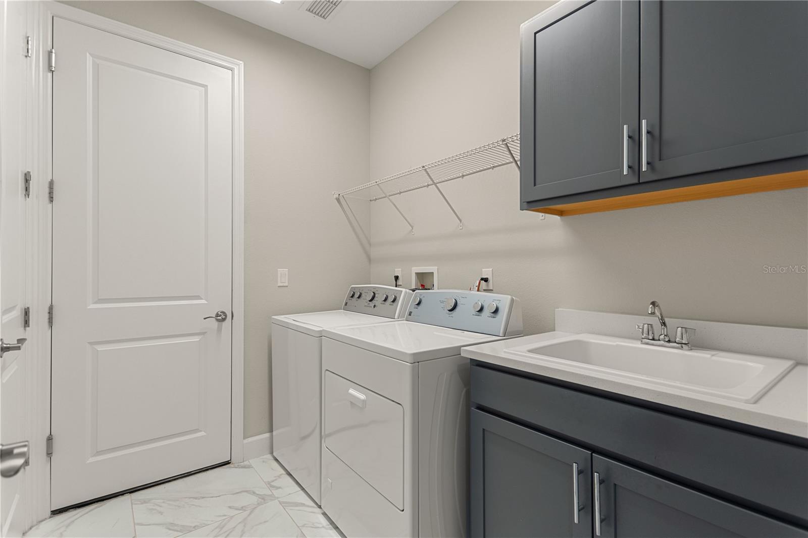 VICTORIA HILLS PH 6 - Residential Lease