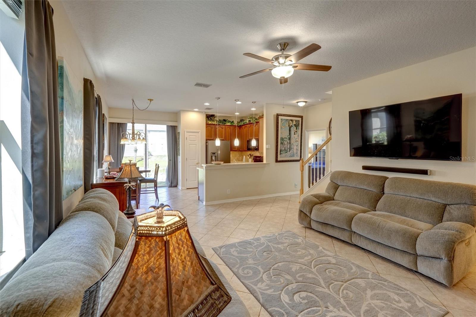 1063 PASEO DEL RIO NE