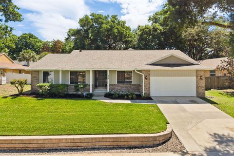 Photo of 925 Red Dandy Drive, Orlando, FL 32818 (MLS # O6401092)