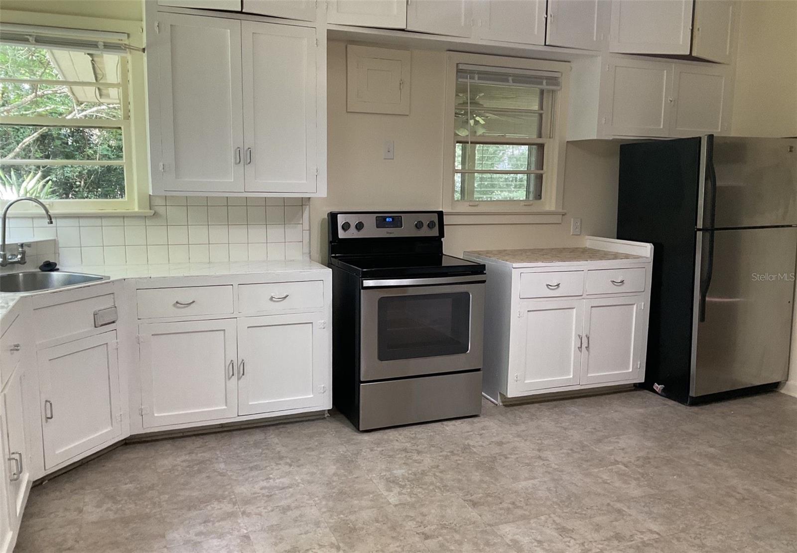 2721 SW 3RD PLACE