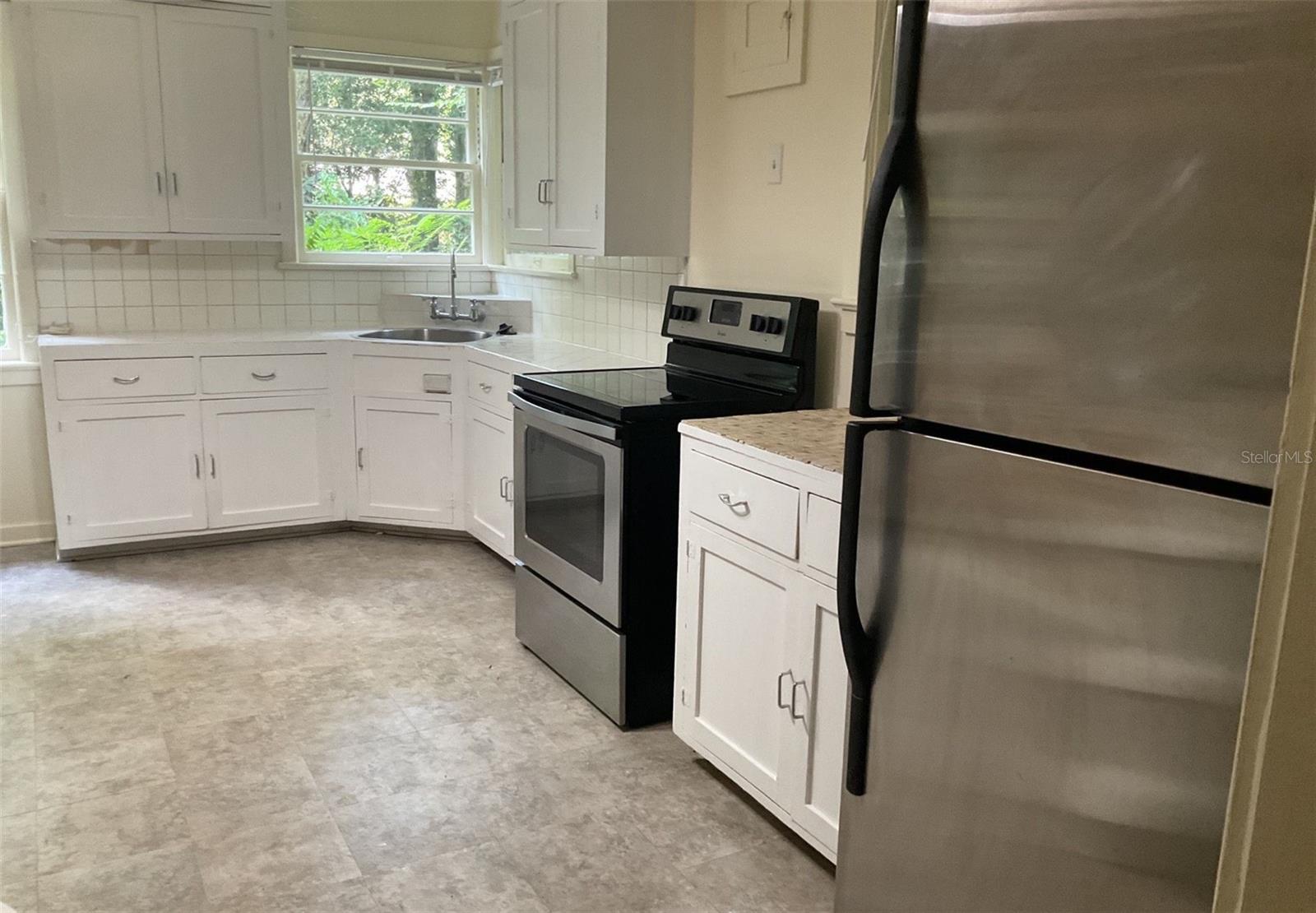 2721 SW 3RD PLACE