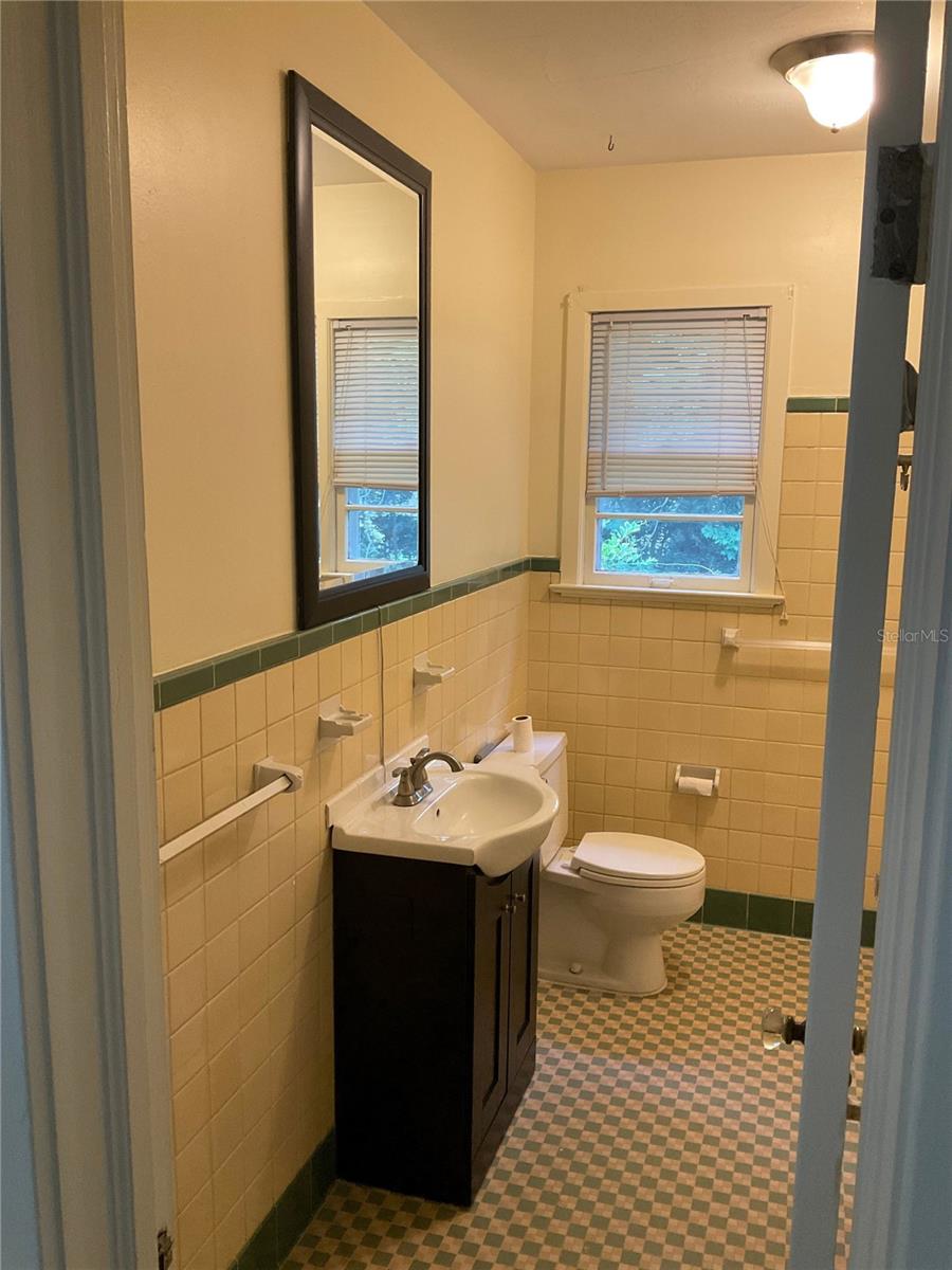 2721 SW 3RD PLACE