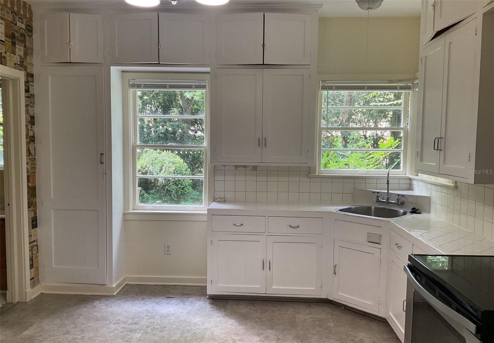 2721 SW 3RD PLACE